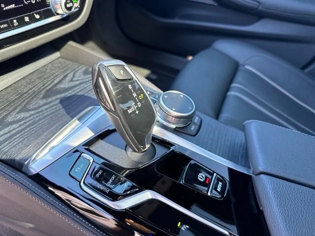 2021 BMW 5 Series M550i xDrive 24