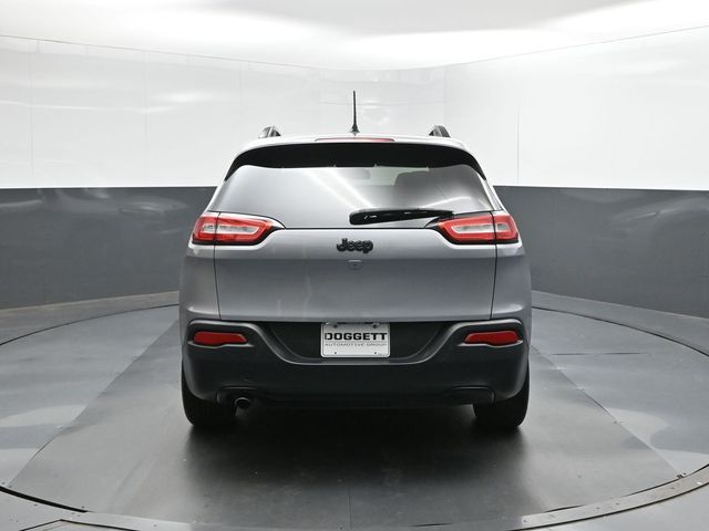 Used 2018 Jeep Cherokee SUV