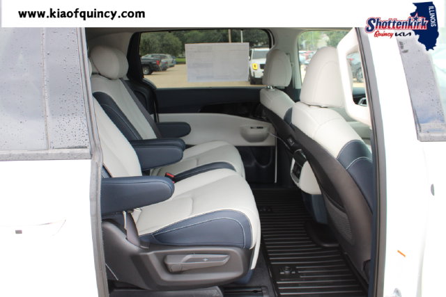 New 2026 Kia Carnival MPV Van