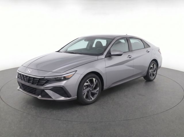 Used 2025 Silver Hyundai SEL Sport image 9
