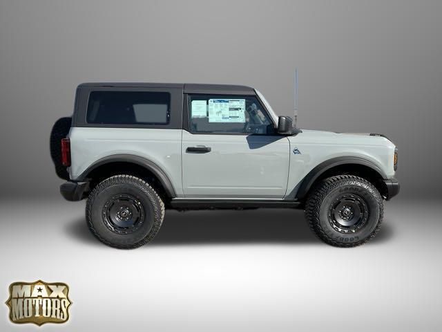 2024 Ford Bronco Black Diamond 12