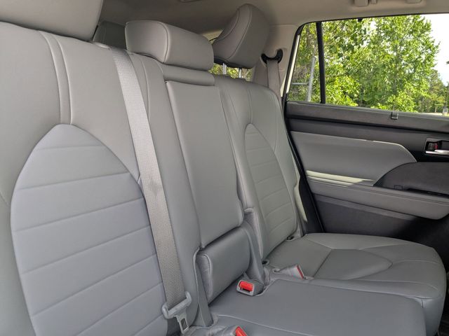 2025 Toyota Highlander XLE Beige at Davis Toyota of Orangeburg