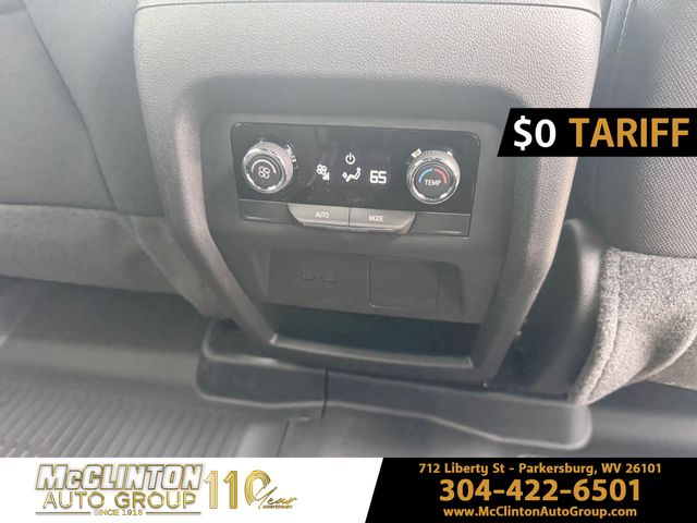 2025 Mosaic Black Metallic Chevrolet Traverse LT AWD SUV