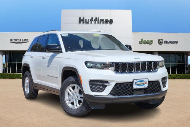 2024 Jeep Grand Cherokee Laredo 1