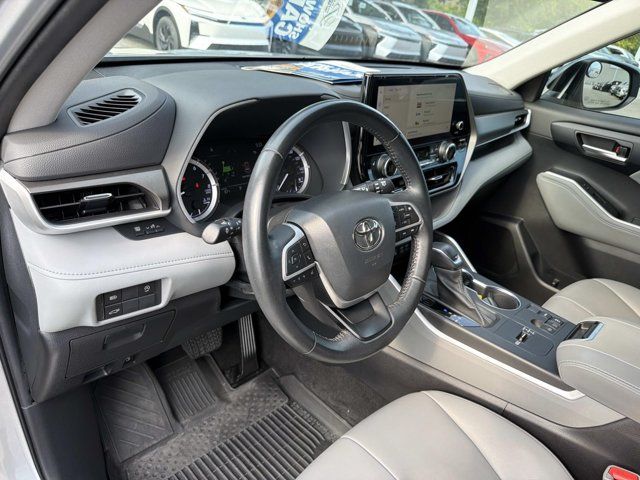 Used 2023 Toyota Highlander SUV