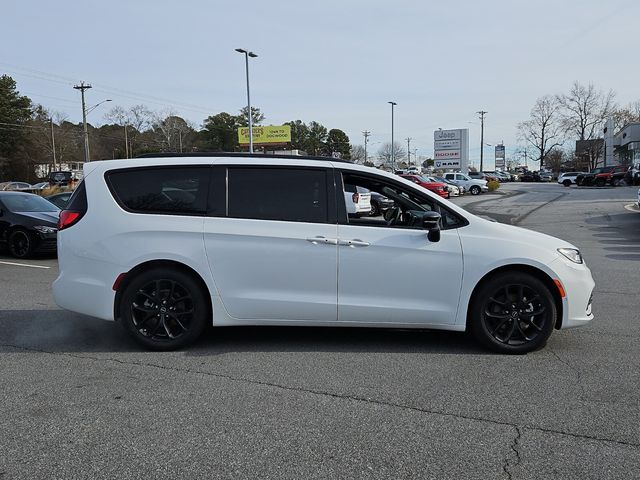 New 2026 White Chrysler Limited image 10