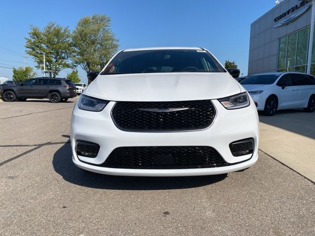 2026 Chrysler Pacifica Select - Bright White Clearcoat exterior view 2