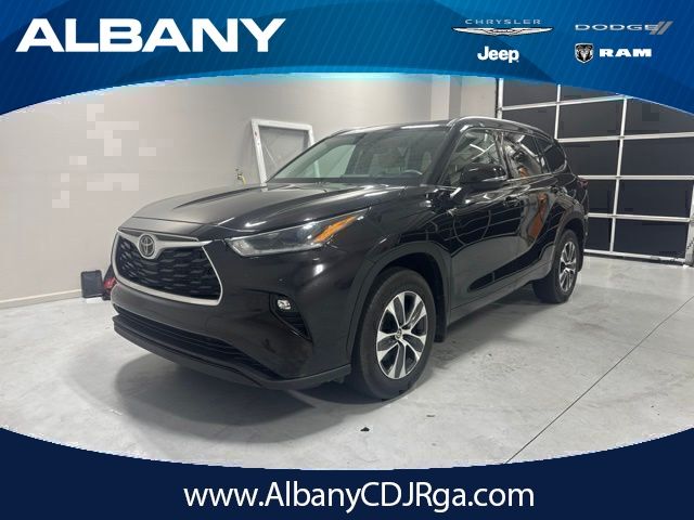  2021 Toyota Highlander XLE AWD   