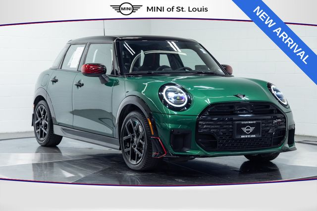 British Racing Green 2025 MINI Cooper Hatchback Front-Wheel Drive 7-Speed Automatic