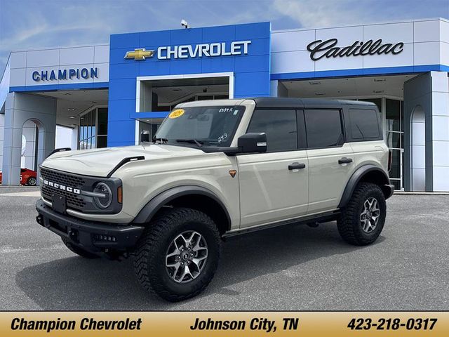 Desert Sand 2025 Ford Bronco Badlands 4-Door 4WD SUV / Crossover Four-Wheel Drive Automatic