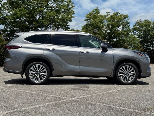 Used 2025 Toyota Highlander SUV