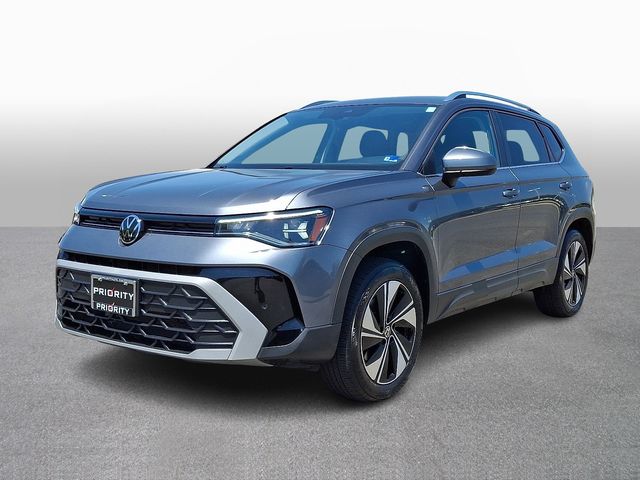 2025 Volkswagen Taos 1.5T SE 4Motion's photo