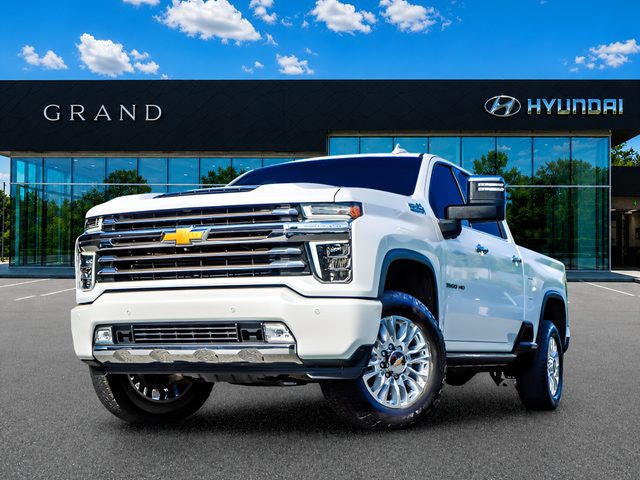 White (Iridescent Pearl Tricoat) 2021 Chevrolet Silverado 3500HD Pickup Truck Four-Wheel Drive Automatic