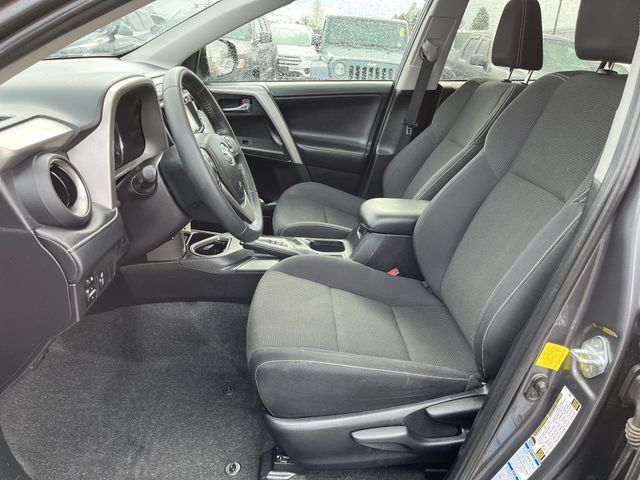 Used 2016  Toyota XLE image 15