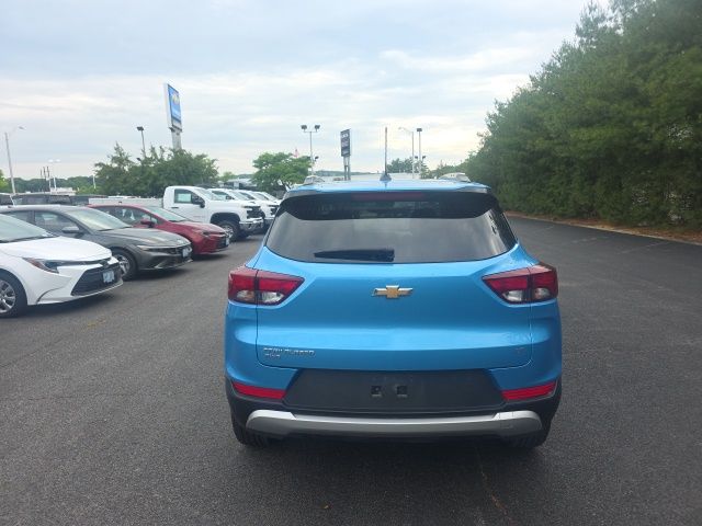 Used 2025 Blue Chevrolet LT image 3