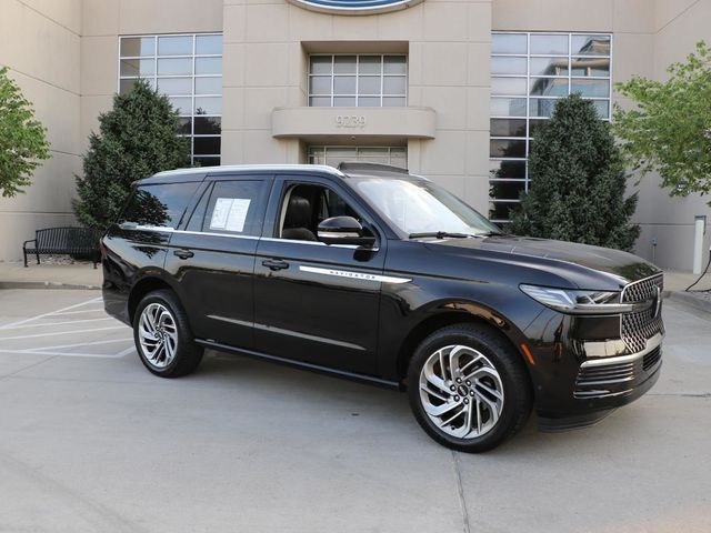 Infinite Black Metallic Clearcoat 2025 Lincoln Navigator SUV / Crossover Four-Wheel Drive Automatic