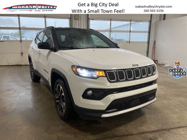 Bright White Clearcoat 2023 Jeep Compass SUV / Crossover Four-Wheel Drive 8-Speed Automatic