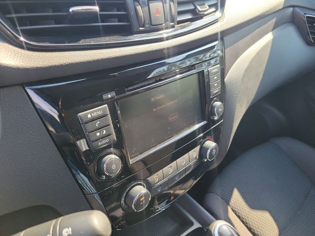 Used 2020 Gray Nissan S image 27