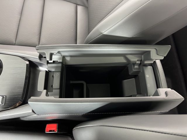 2025 Everest White Pearl Nissan Rogue SV FWD SUV