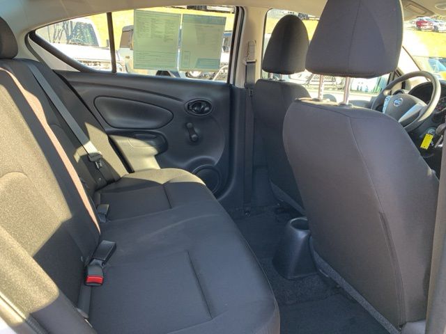 2019 Nissan Versa 1.6 S 12