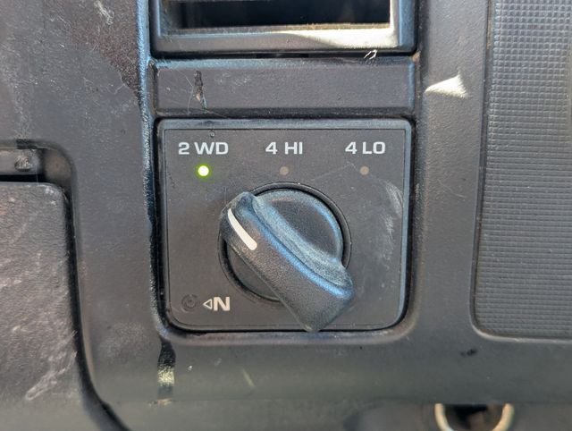 2004 White Dodge Dakota Sport 4X4 Truck