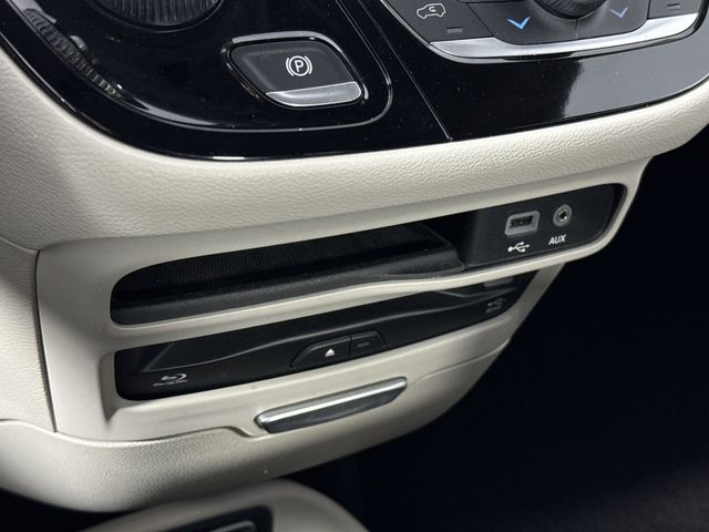 Used 2017 Chrysler Pacifica For Sale in Indianapolis, IN
