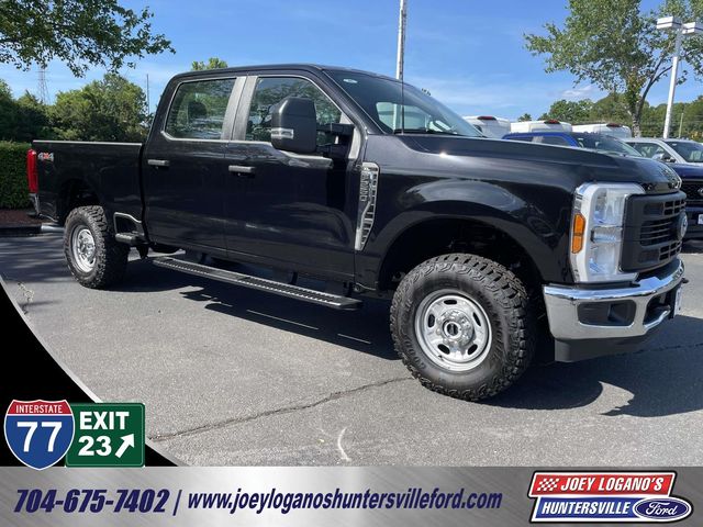 Agate Black Metallic 2026 Ford F-250 Super Duty XL Crew Cab 4WD Pickup Truck Four-Wheel Drive Automatic