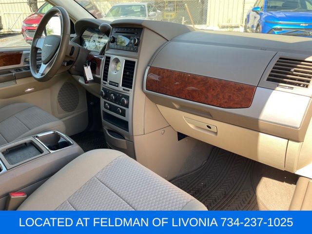 Used 2009 Chrysler Town & Country For Sale in Muncie, IN