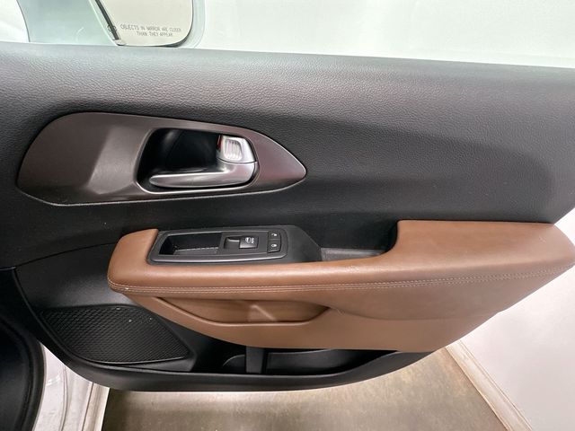2017 Chrysler Pacifica Limited White at Auto Express Mitsubishi