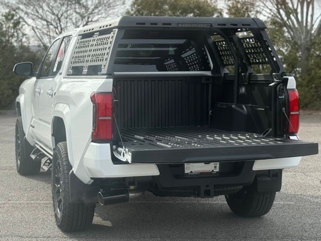 2026 Toyota Tacoma SR5 - Photo 7