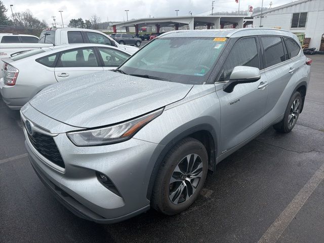 2020 Toyota Highlander Hybrid XLE AWD