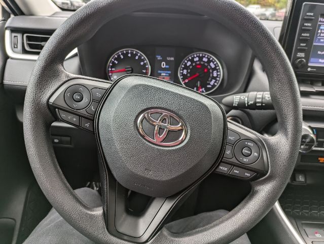 2021 Toyota RAV4 XLE 22