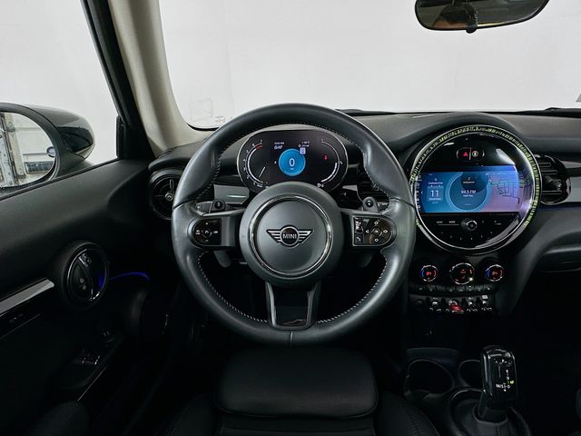 2022 MINI Cooper S Signature 11