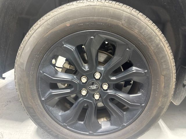 Used 2023 Black Ford Lariat image 6