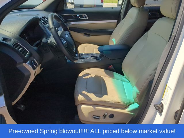 Used 2017 White Ford XLT image 22