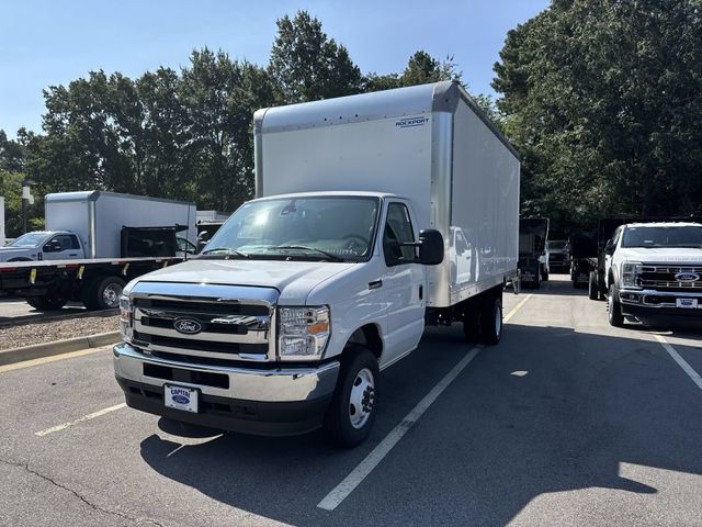 New 2027 White Ford 16FT BOX/LIFTGATE image 4