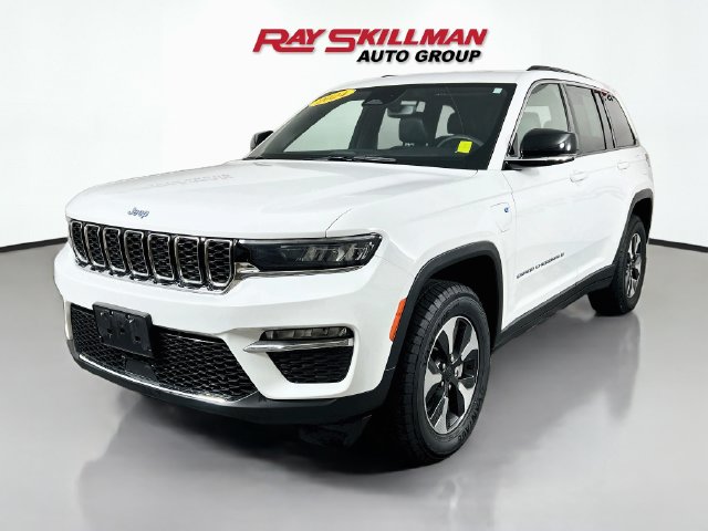 Used 2024 White Jeep 4xe image 3