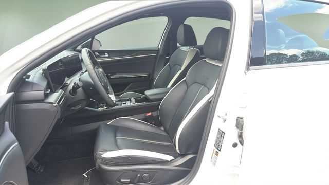 Used 2025 White Kia GT-Line image 25