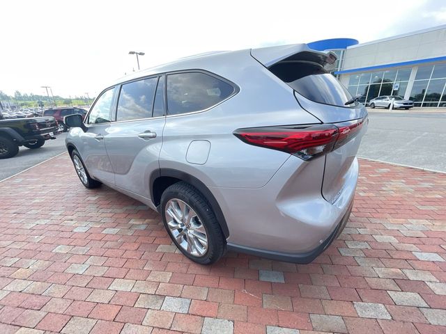 Used 2021 Toyota Highlander SUV