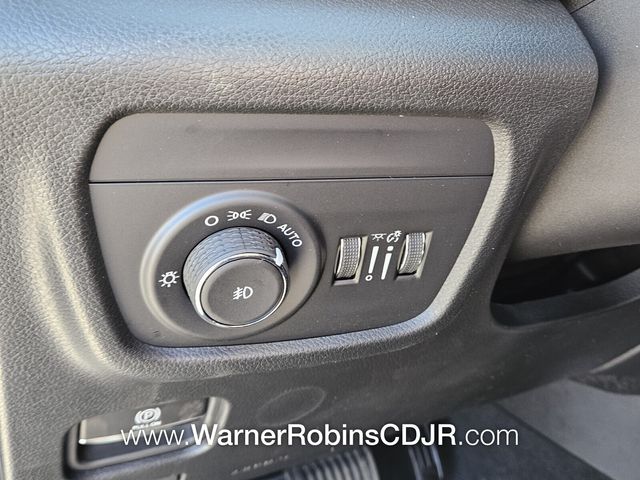 New 2025 White Jeep Limited image 28