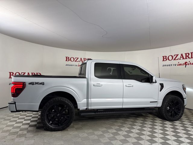 2025 White Ford F-150 Lariat 4X4 Truck