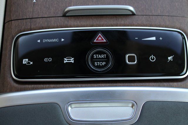 Used 2023  Mercedes-Benz 580 image 23