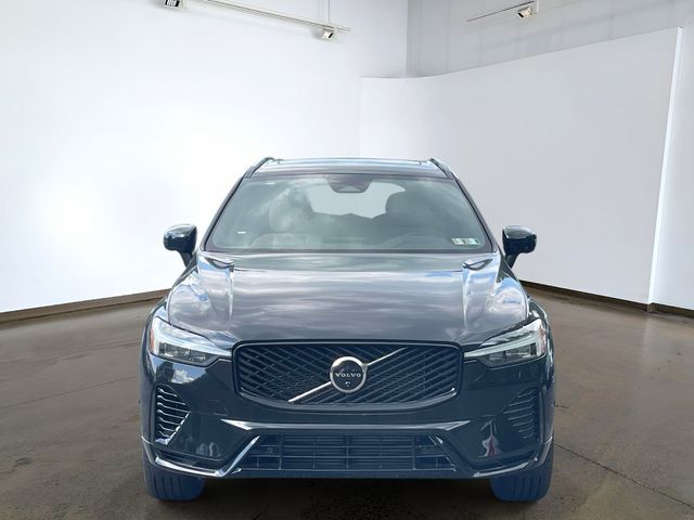 New 2026 Black Volvo T8 Plus image 2