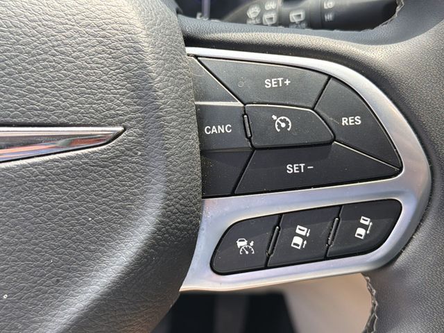 Used 2023 Black Chrysler Touring L image 26