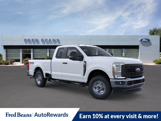 Oxford White 2026 Ford F-250 Super Duty XL SuperCab 4WD Pickup Truck Four-Wheel Drive Automatic