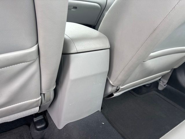 Used 2009 Red Kia EX image 32