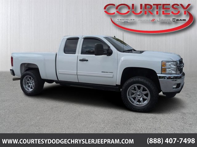 Summit White 2011 Chevrolet Silverado 2500HD Pickup Truck 4X2 6-Speed Automatic