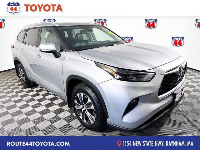 Celestial Silver Metallic 2023 Toyota Highlander SUV / Crossover All-Wheel Drive 8-Speed Automatic