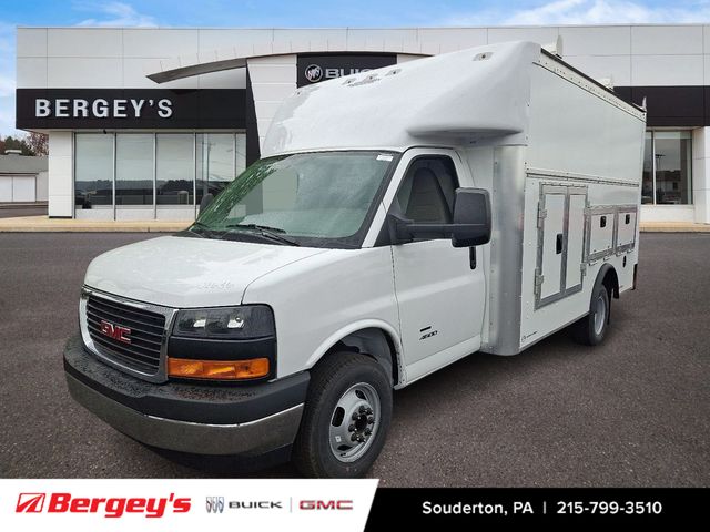 Summit White 2026 GMC Savana Chassis 4500 159 Cutaway RWD Van Rear-Wheel Drive 8-Speed Automatic