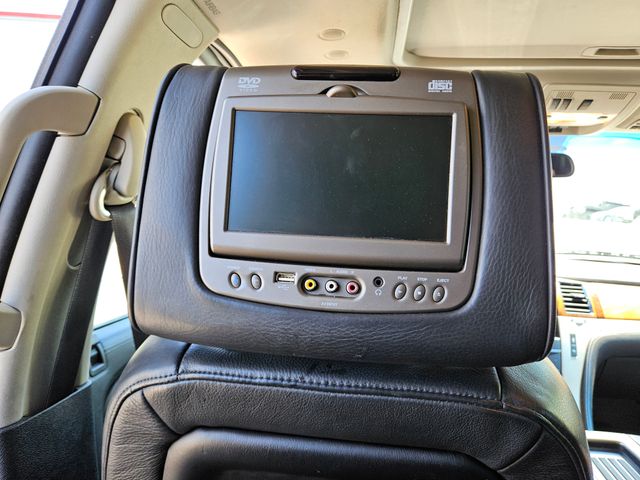 2013 Cadillac Escalade Platinum Edition photo
